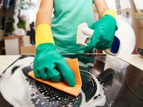 Detailed move in cleaning in a central London apartment